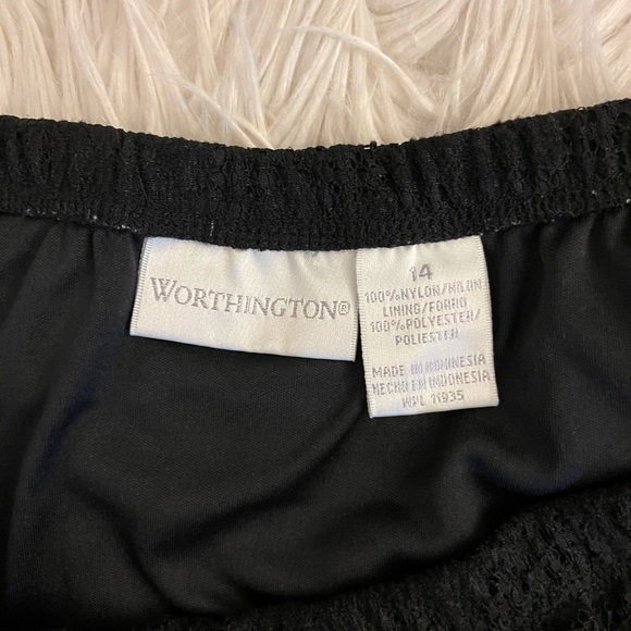 Black lace | Midi skirt - Picture 3 of 10